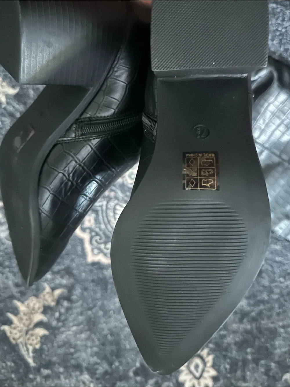 Journee Collection elegant black